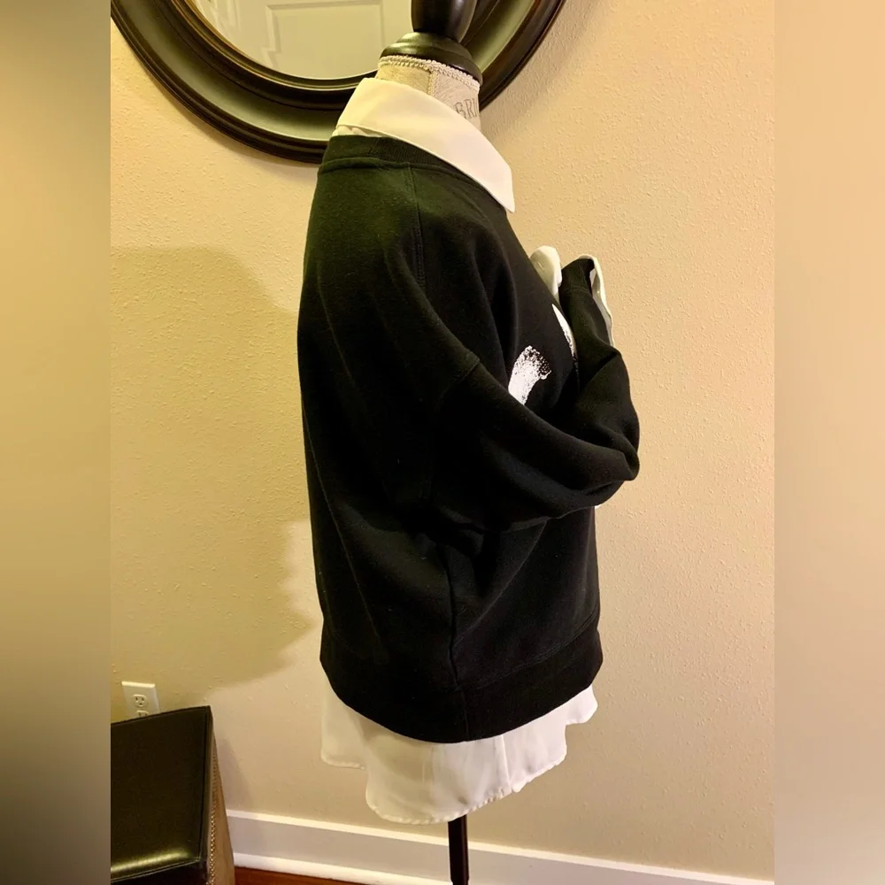 CUTE CALVIN KLEIN SWEATSHIRT ❤️CHANGE IT UP WITH A WHITE SHIRT UNDERNEATH. - Picture 9 of 14